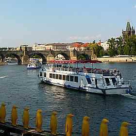 Praha - Plavba lodí po Vltavě s občerstvením v doprovodu privátního průvodce